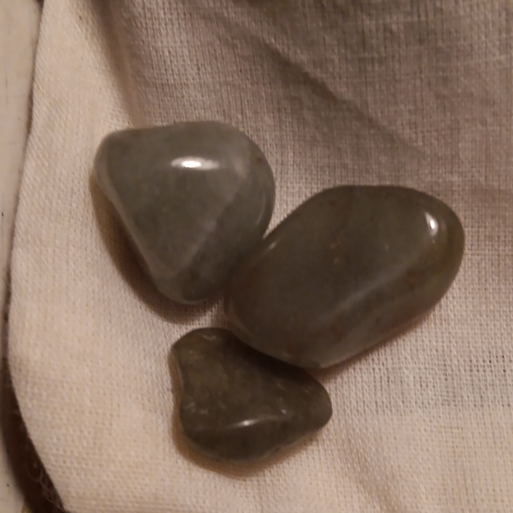 JADE - Picture 1 of 4